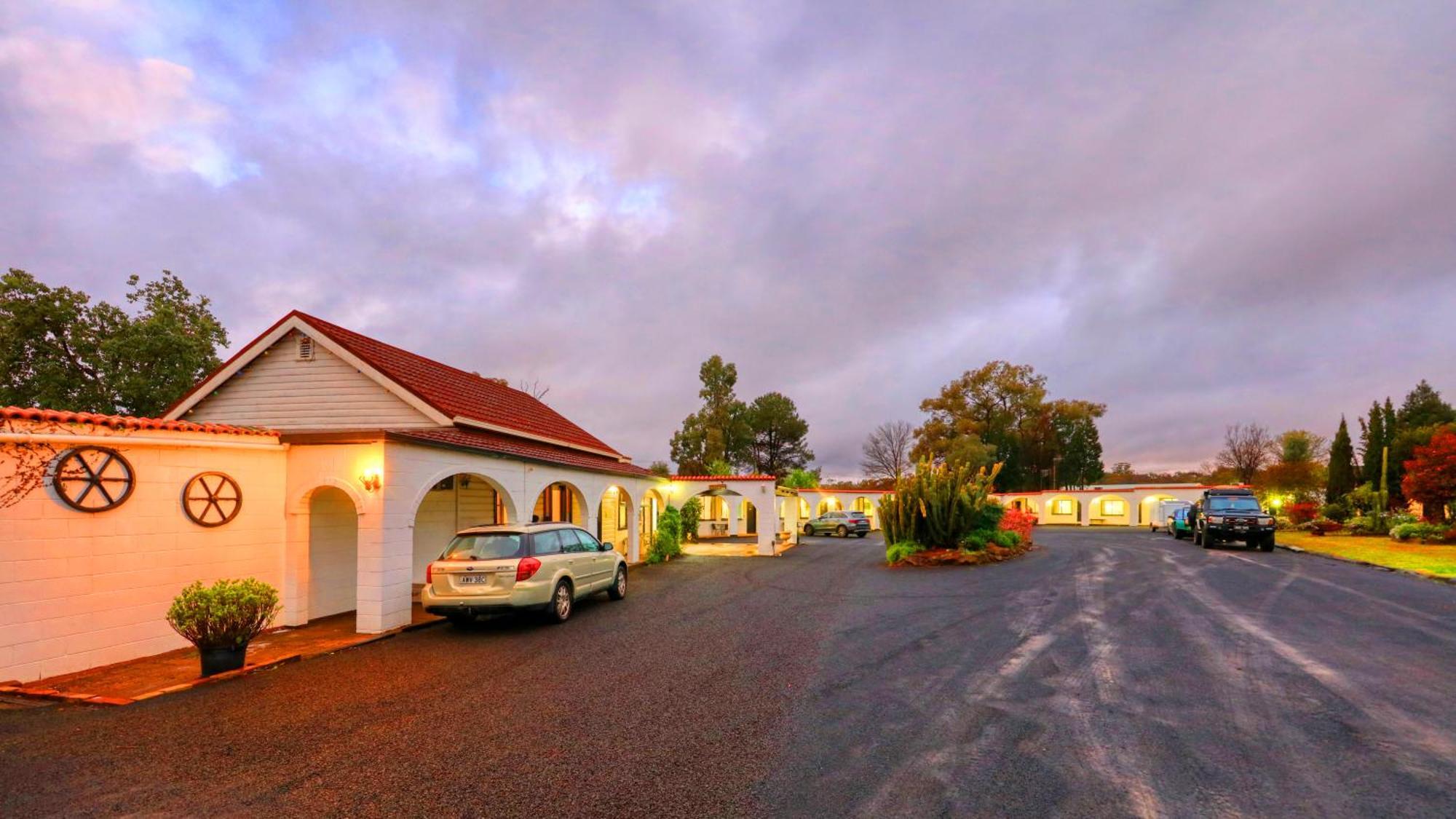 Azalea Motel Coonabarabran Eksteriør billede